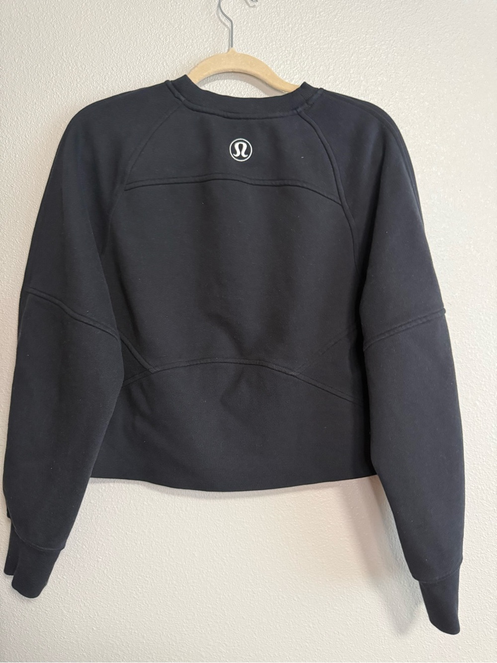lululemon athletica oversized Black Crewneck crop - Picture 2 of 2